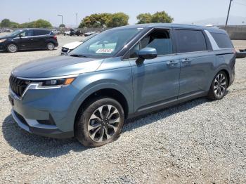  Salvage Kia Carnival