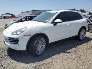  Salvage Porsche Cayenne