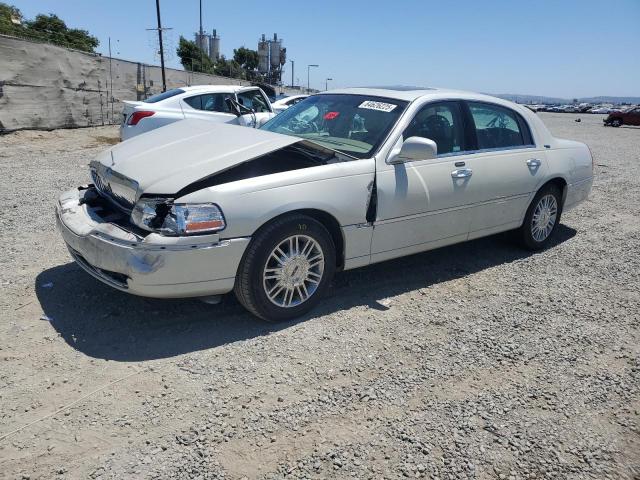  Salvage Lincoln Towncar