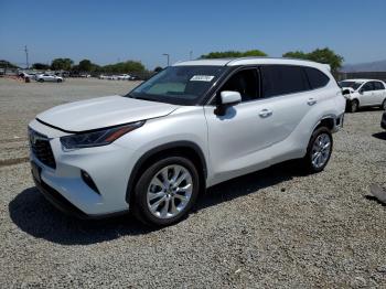  Salvage Toyota Highlander