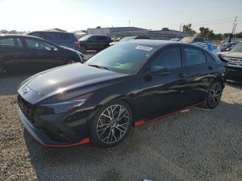  Salvage Hyundai ELANTRA