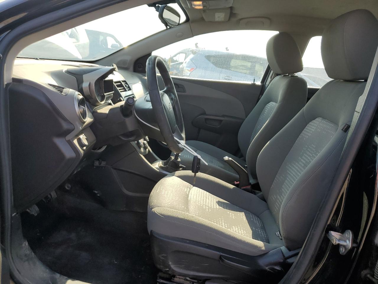 Chevrolet Sonic Ls Image 9