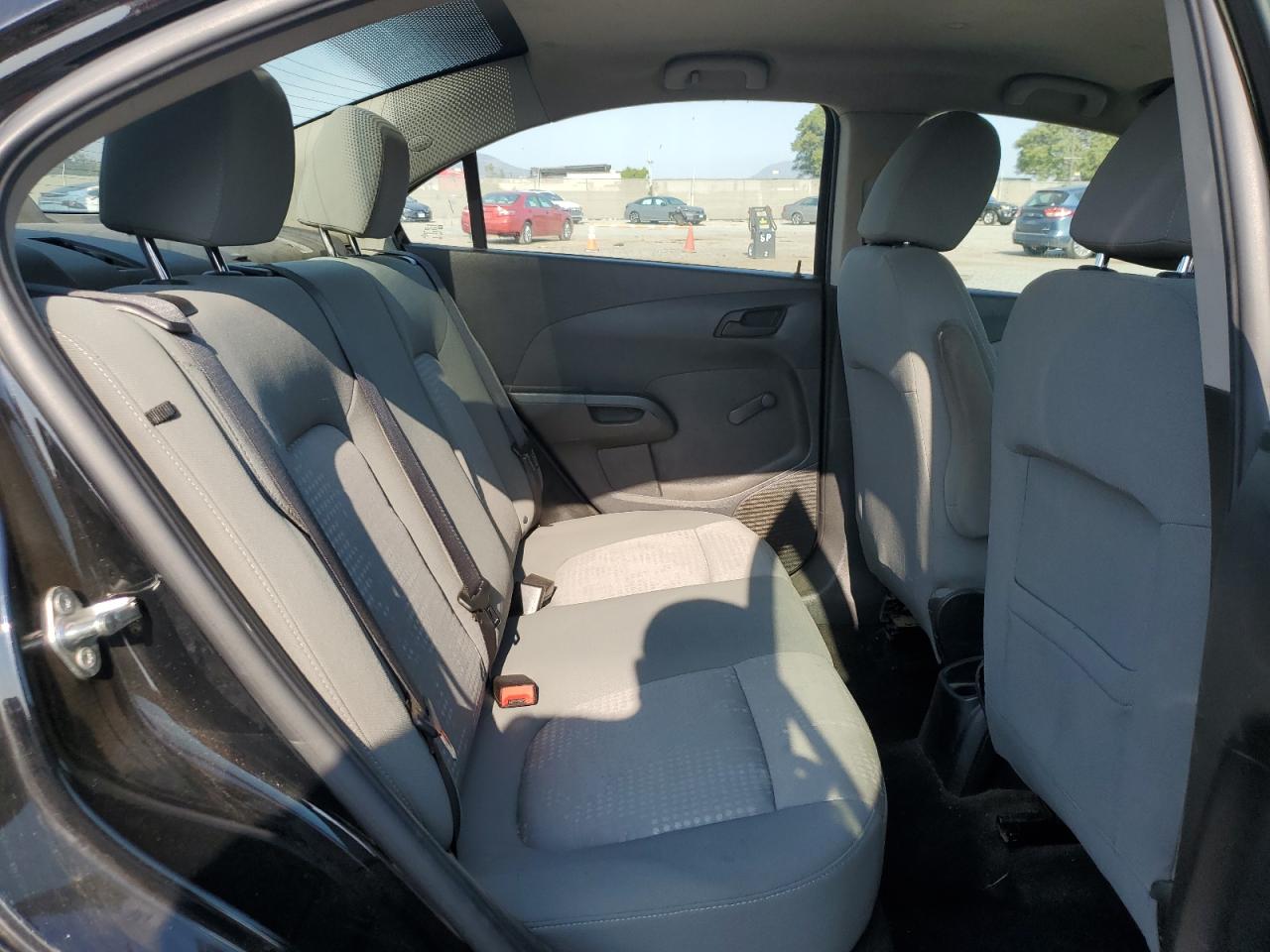 Chevrolet Sonic Ls Image 3