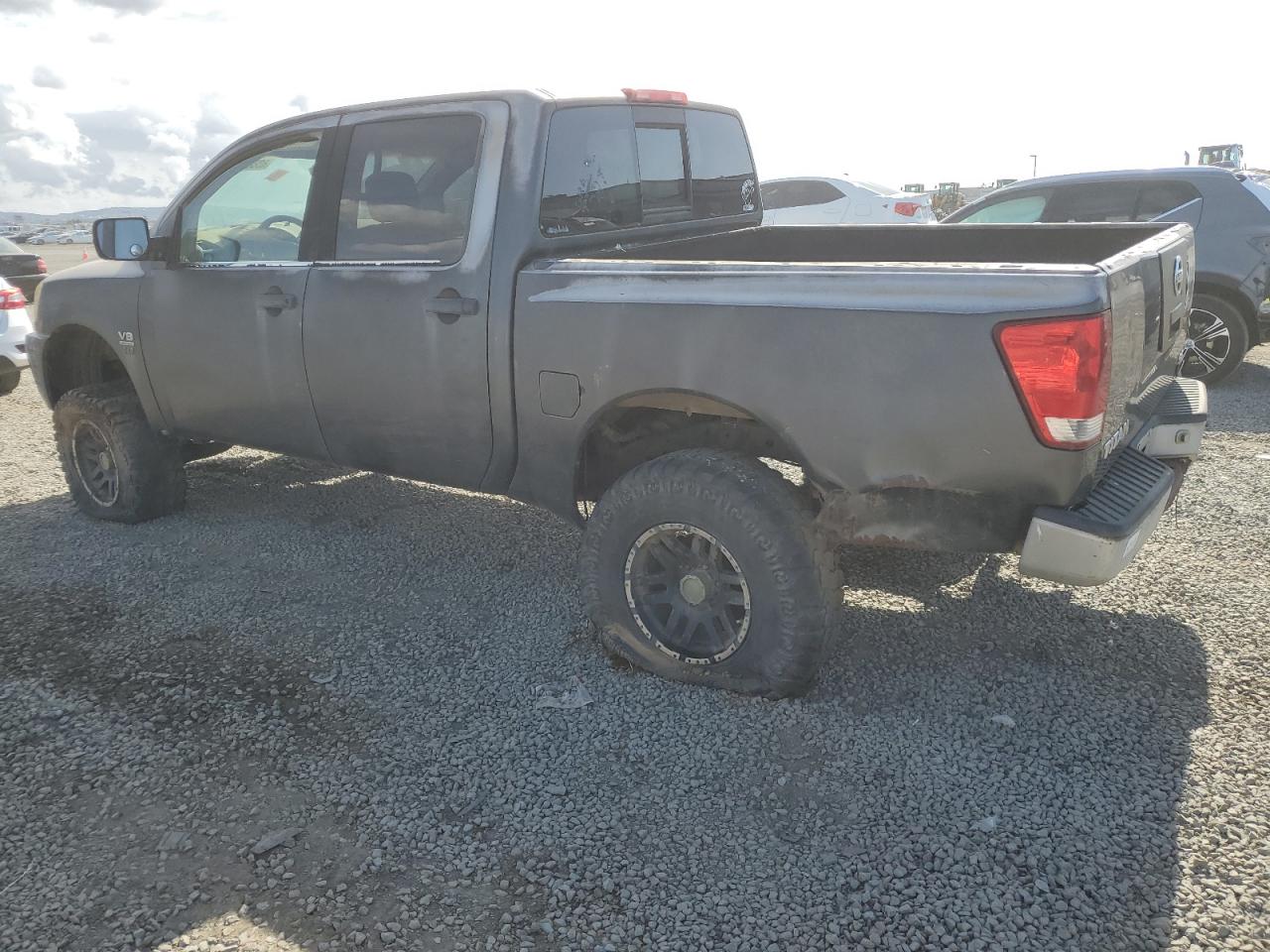 Nissan Titan Xe Image 3