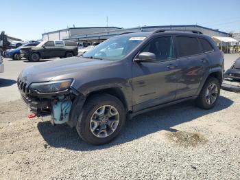  Salvage Jeep Cherokee