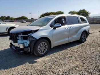  Salvage Toyota Sienna