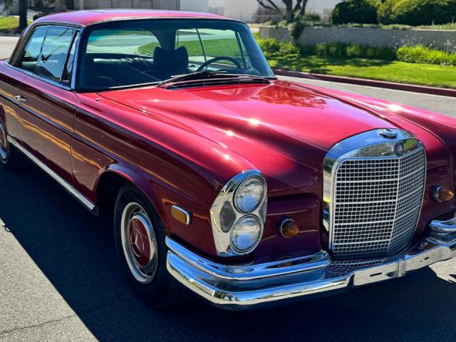 Salvage Mercedes-Benz 280-Class