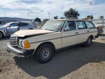  Salvage Mercedes-Benz 300-Class