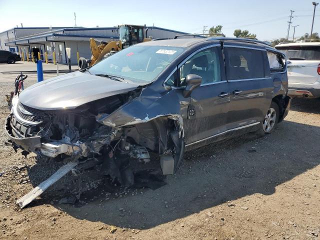 Salvage Chrysler Pacifica