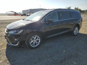  Salvage Chrysler Pacifica