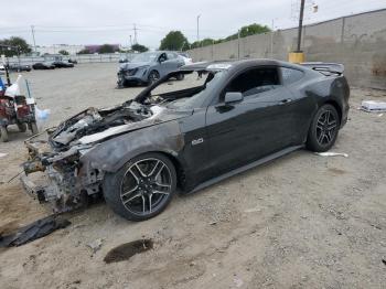  Salvage Ford Mustang