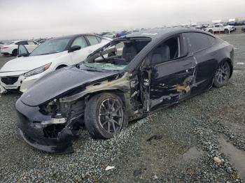  Salvage Tesl Model 3