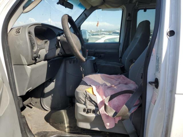 Ford Econoline E350 Super Duty Wagon Image 9