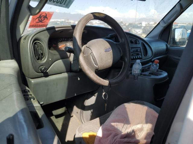 Ford Econoline E350 Super Duty Wagon Image 7