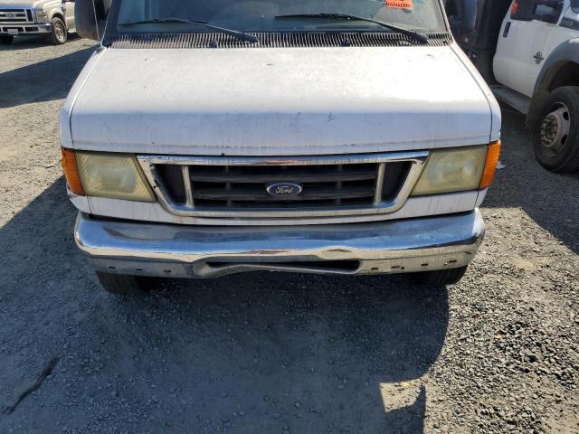 Ford Econoline E350 Super Duty Wagon Image 8