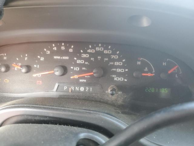 Ford Econoline E350 Super Duty Wagon Image 2