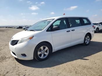  Salvage Toyota Sienna