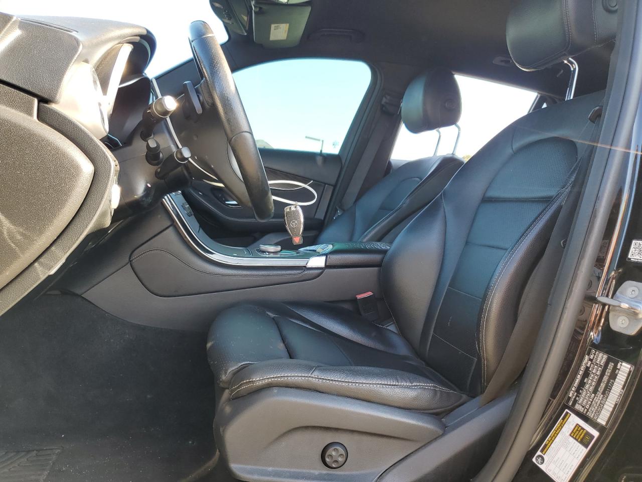 Mercedes-Benz GLC 300 Image 12