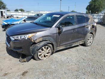  Salvage Hyundai TUCSON