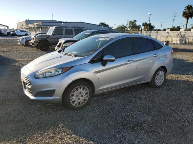  Salvage Ford Fiesta