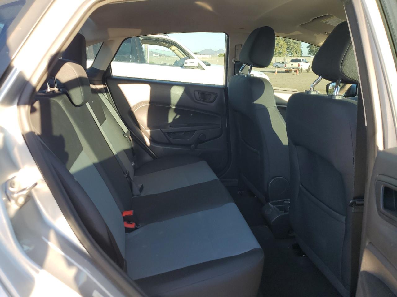 Ford Fiesta S Image 5