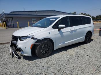  Salvage Chrysler Pacifica