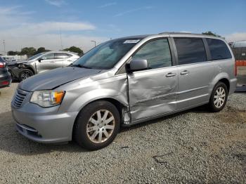  Salvage Chrysler Minivan
