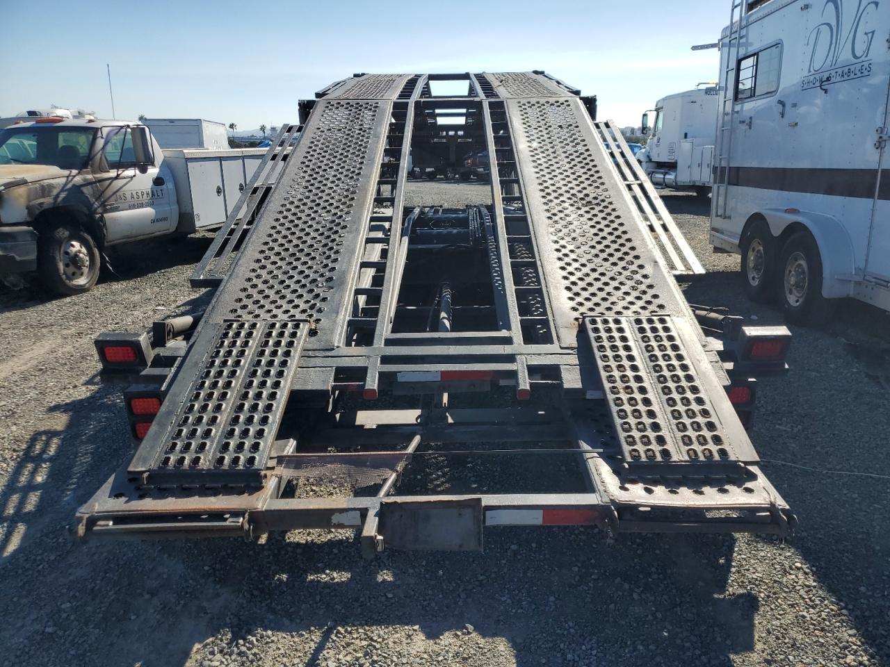 Oran Trailer Image 5