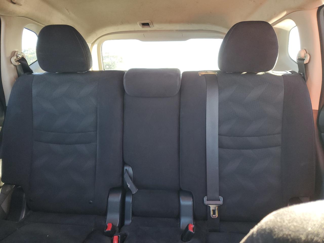 Nissan Rogue S Image 14