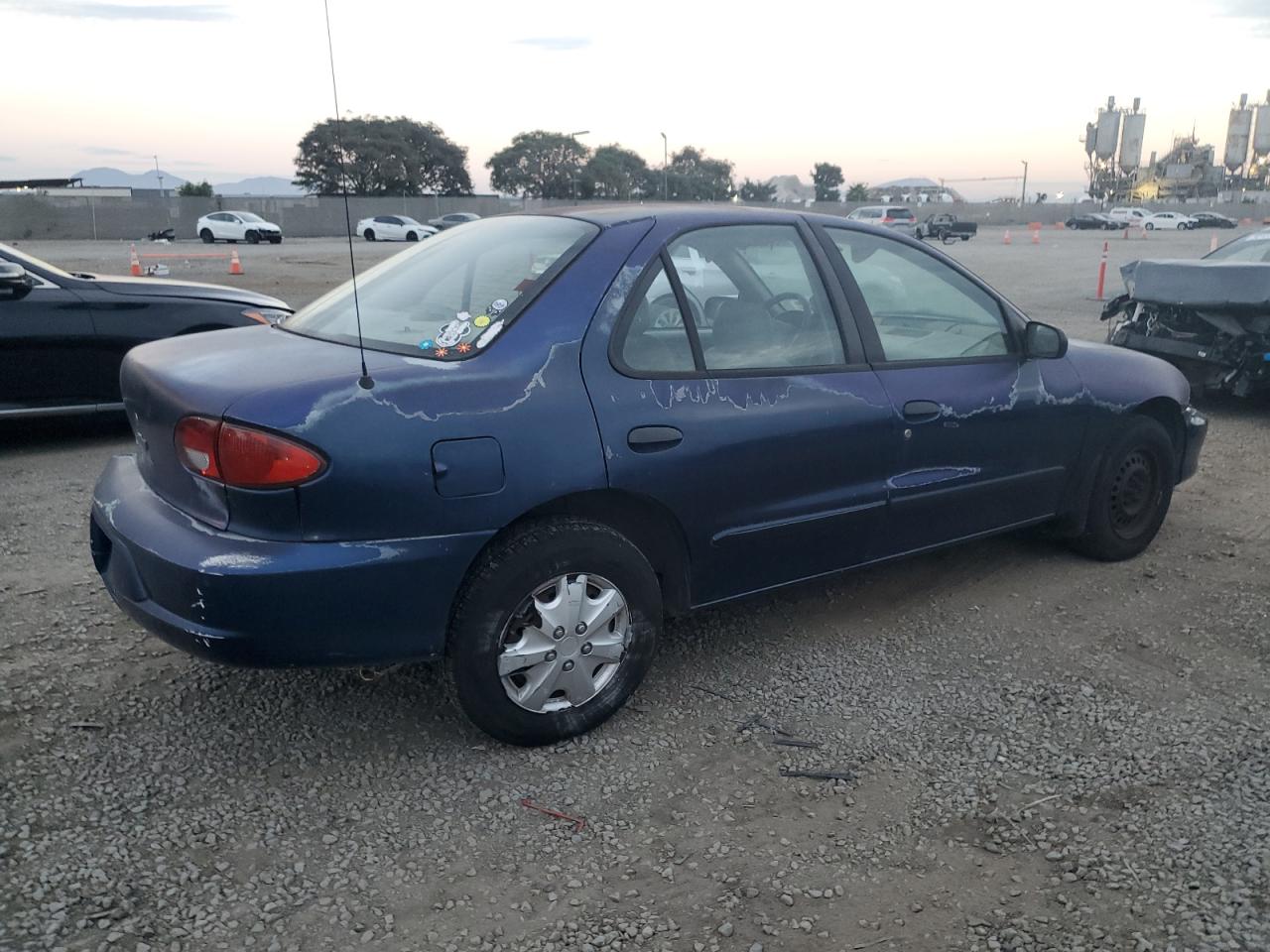 Chevrolet Cavalier Base Image 3