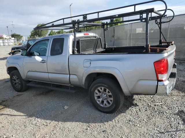 Toyota Tacoma Access Cab Image 3