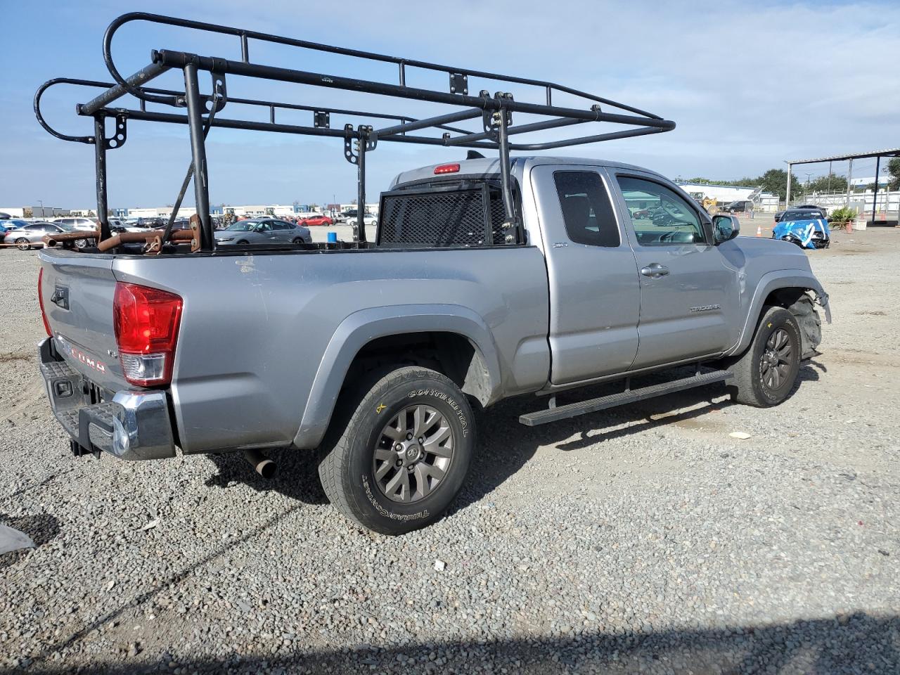 Toyota Tacoma Access Cab Image 14