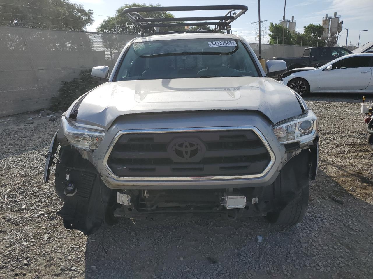 Toyota Tacoma Access Cab Image 2