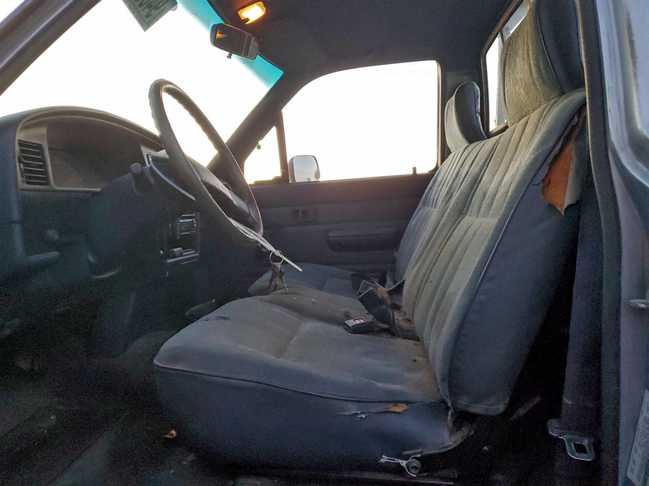 Toyota Pickup 1/2 Ton Short Wheelbase Dlx Image 5