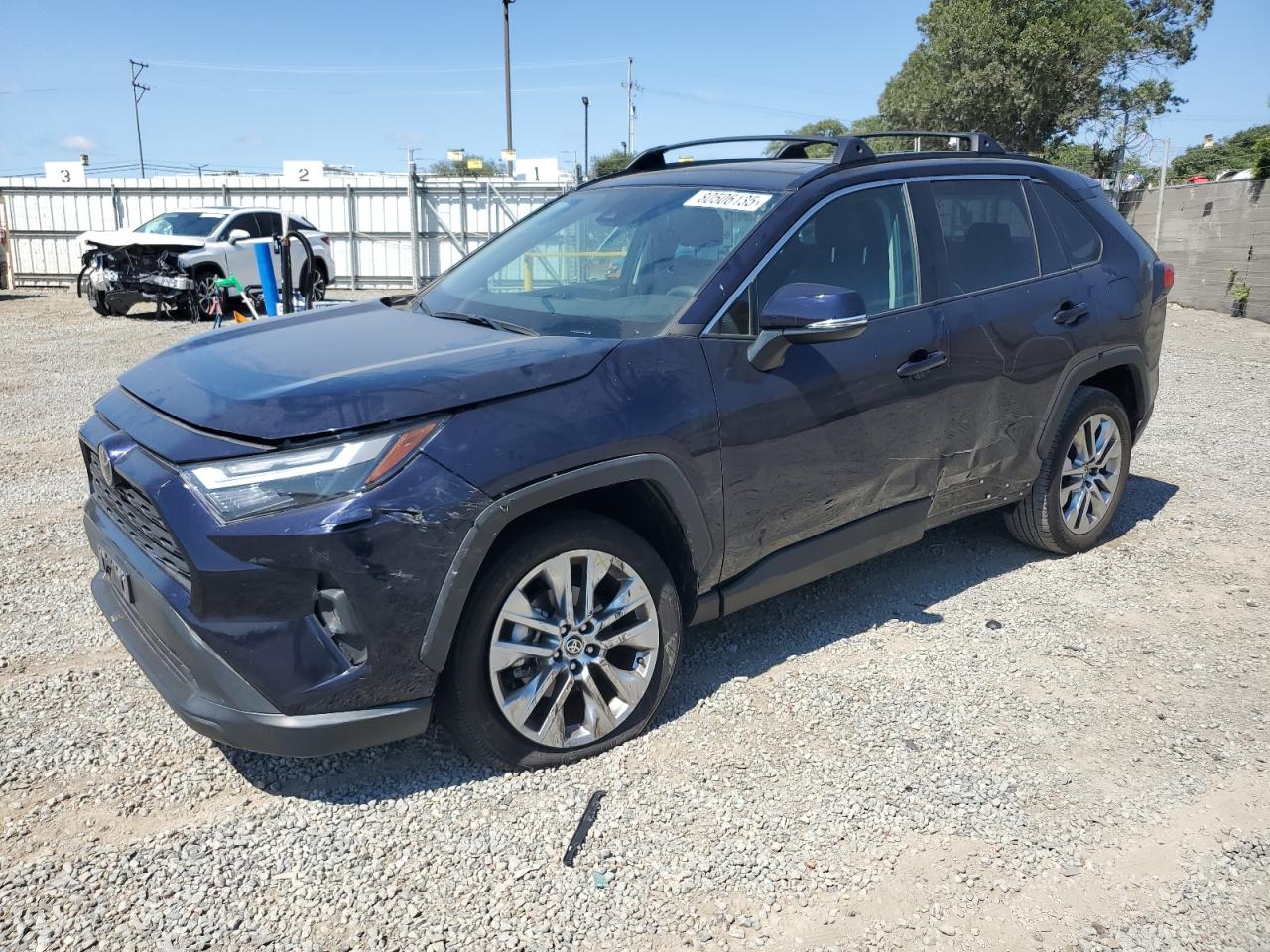 Toyota RAV4 Xle Premium Image 1