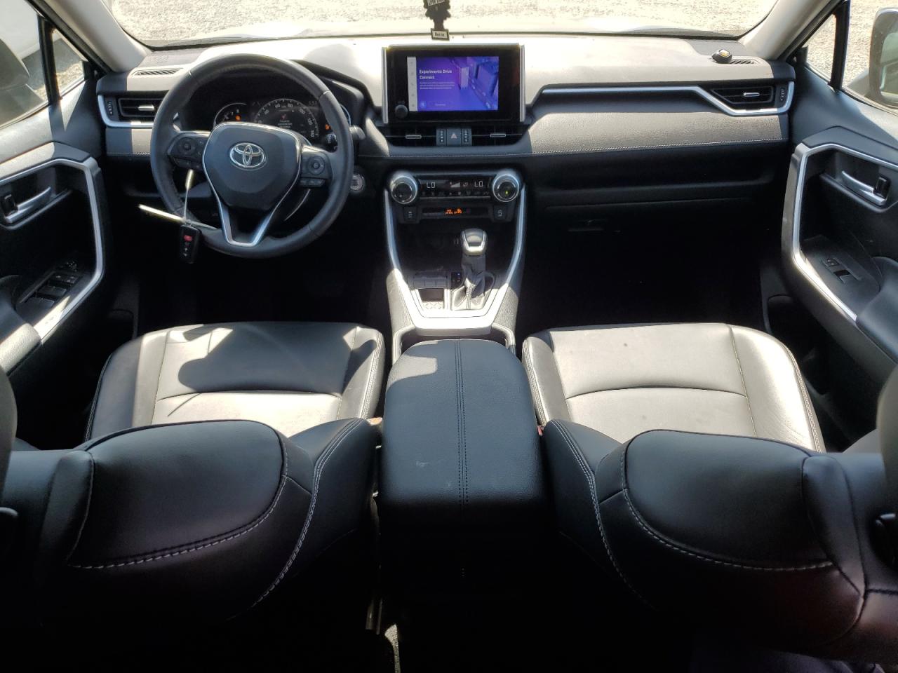 Toyota RAV4 Xle Premium Image 13