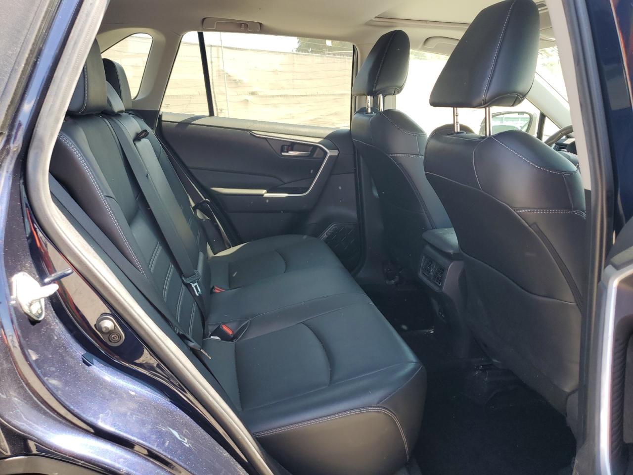 Toyota RAV4 Xle Premium Image 7