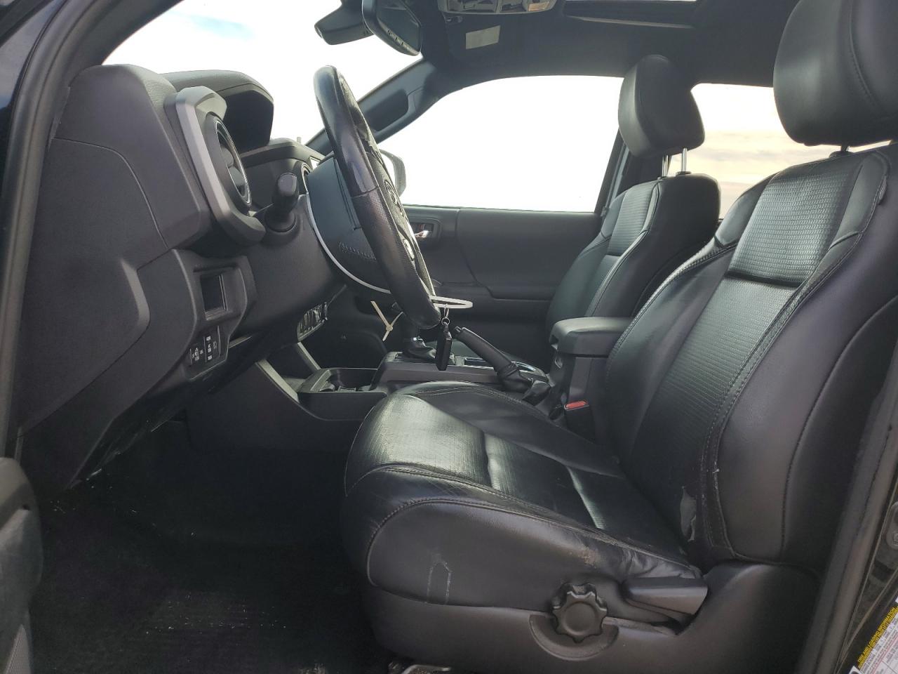 Toyota Tacoma Double Cab Image 5