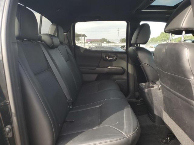 Toyota Tacoma Double Cab Image 8