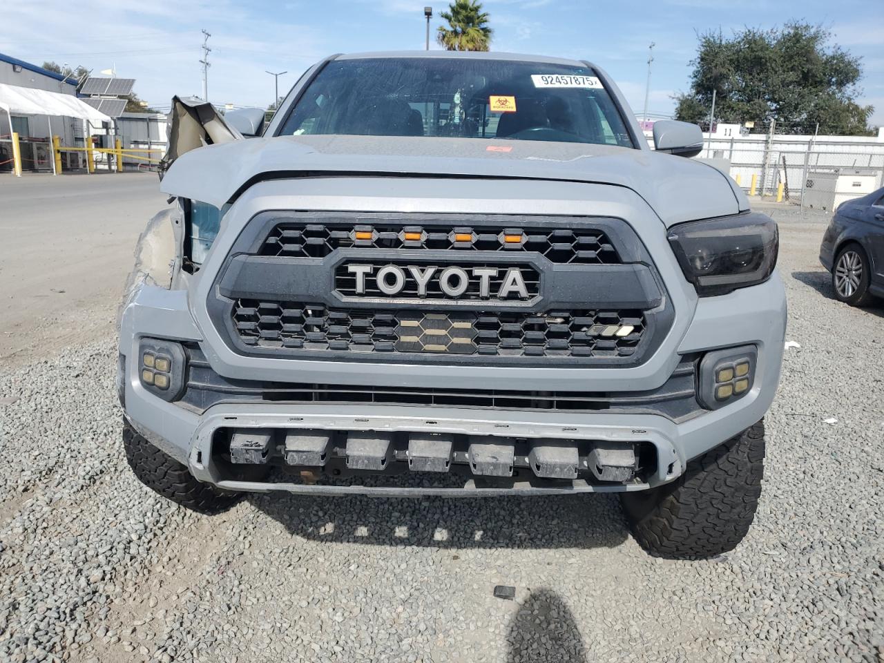 Toyota Tacoma Double Cab Image 2