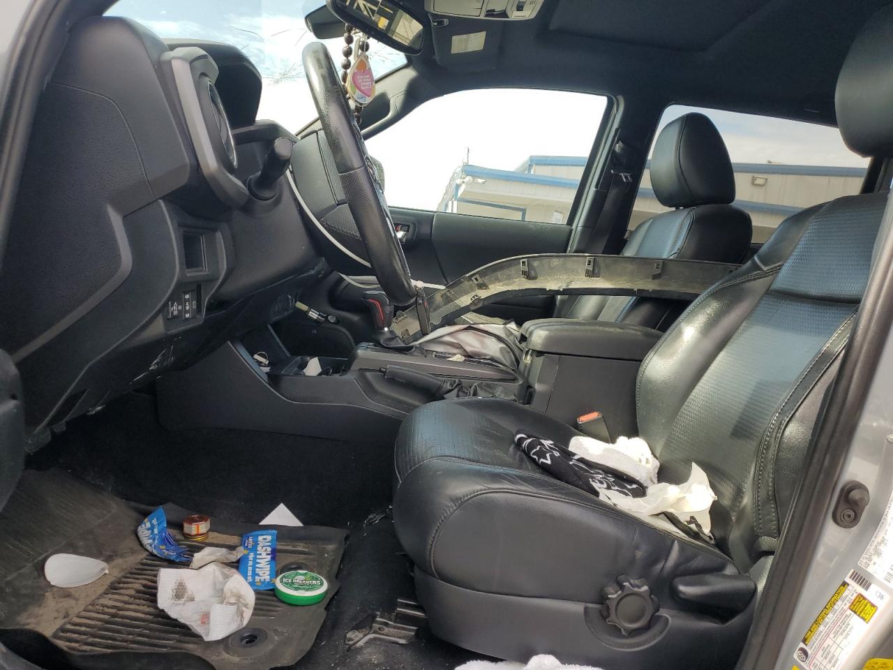 Toyota Tacoma Double Cab Image 12