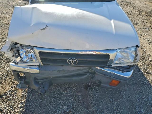 Toyota Tacoma Xtracab Image 10