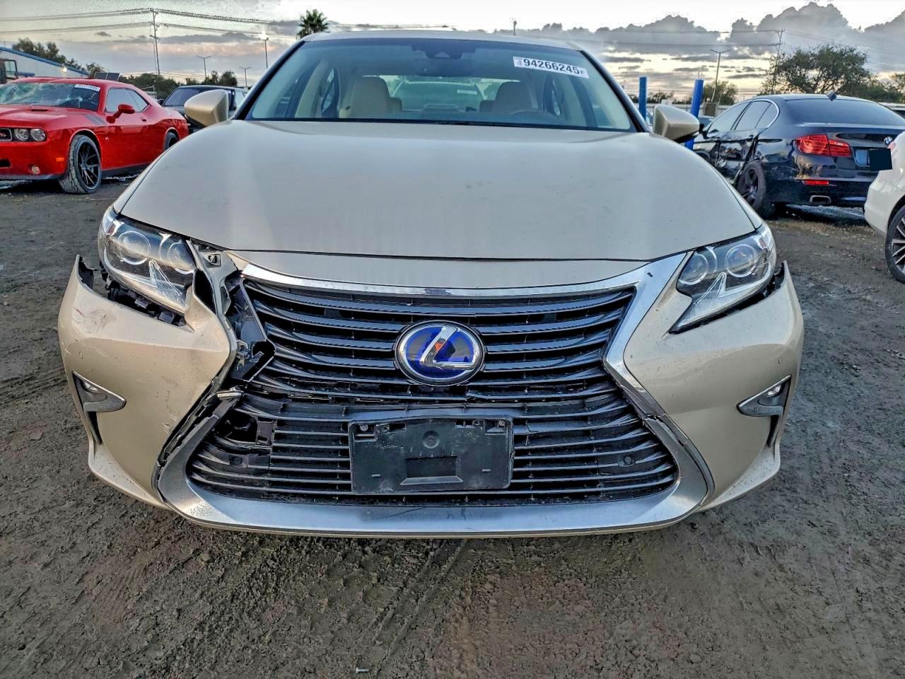 Lexus Es 300h Image 3