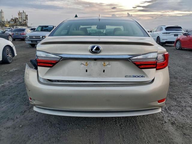 Lexus Es 300h Image 11