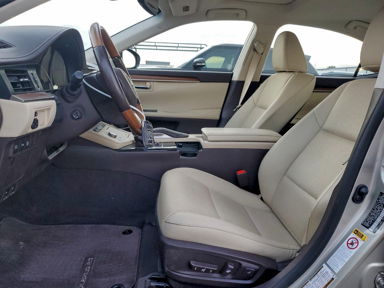 Lexus Es 300h Image 5