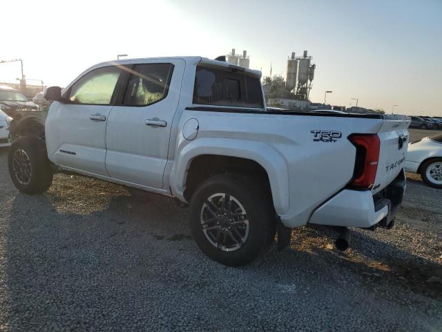 Toyota Tacoma Double Cab Image 2