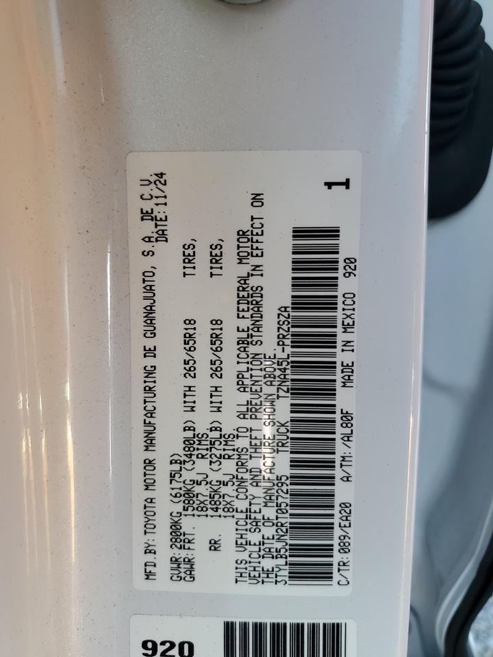 Toyota Tacoma Double Cab Image 6