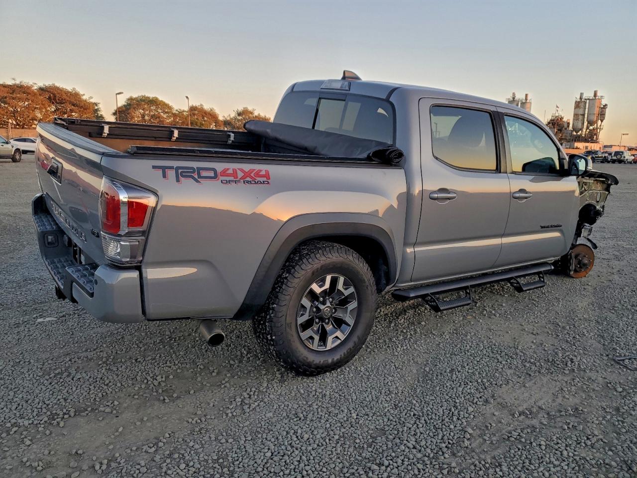 Toyota Tacoma Double Cab Image 6