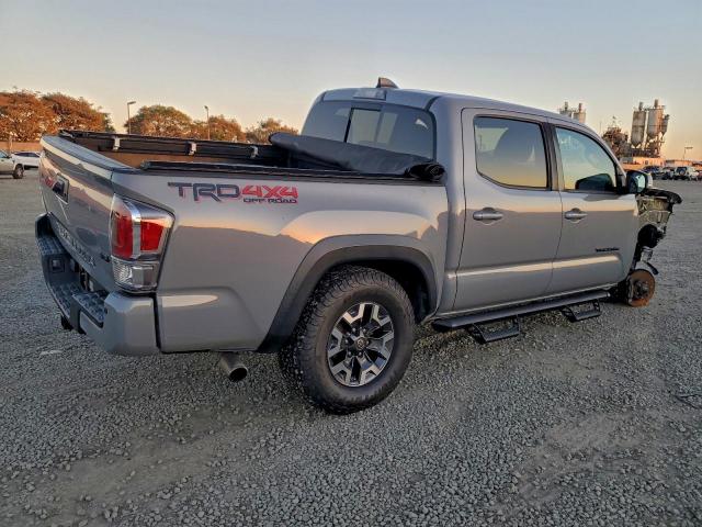 Toyota Tacoma Double Cab Image 6