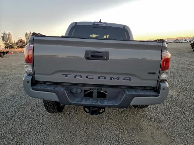 Toyota Tacoma Double Cab Image 5